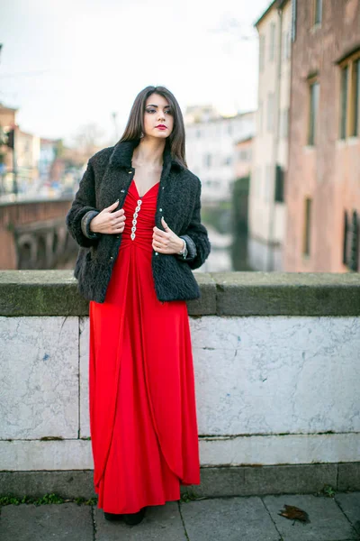 Beautiful Girl Standing Red Dress City Center High Quality Photo — Zdjęcie stockowe