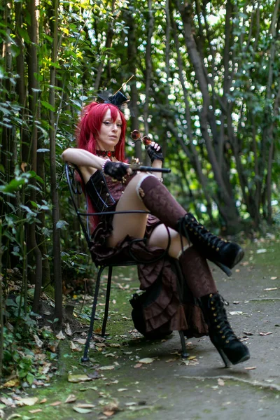 Beautiful Redheaded Steampunk Cosplay Girl Revolver Gun High Quality Photo — Stockfoto