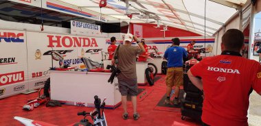 Mantova Italy 11 09 2021: MxGp Motocross Paddock kutusu Honda HRC Tim Gajser. Yüksek kalite fotoğraf