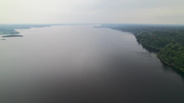 Grande espaço do rio Amazonas. — Vídeo de Stock