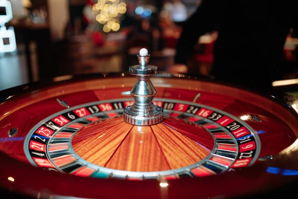 Roulette-Rad. Nahaufnahme. — Stockfoto