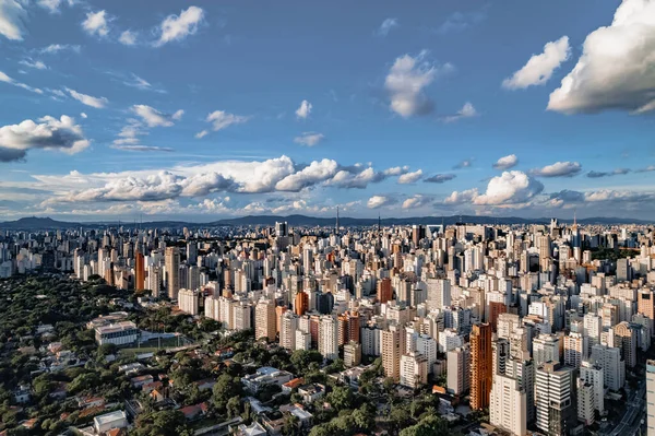 Cidade grande e setor privado. São Paulo — Fotografia de Stock