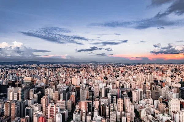 İyi akşamlar Sau Paulo.