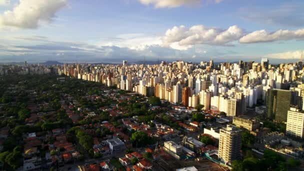 Hochhäuser Der Brasilianischen Großstadt Sao Paulo Drohnenflug Hochwertiges Filmmaterial — Stockvideo