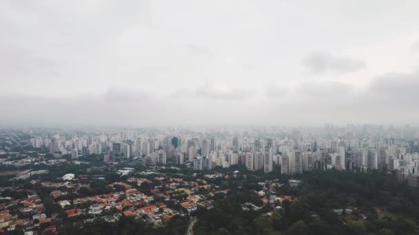 Une grande ville. Vue du dessus. — Video