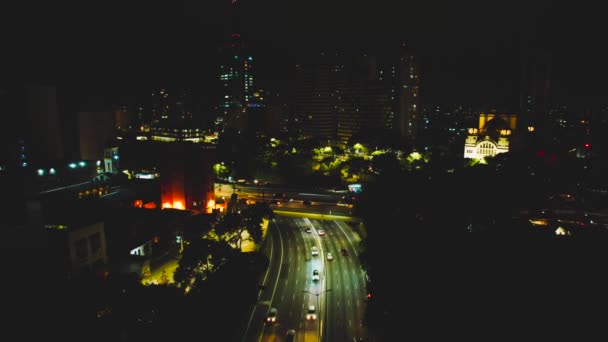 Noche profunda en una gran ciudad. Avenida Angélica en el centro de Sao Paulo, Brasil. — Vídeo de stock