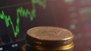 Cryptocurrency. Trading on gadgets. Growth or decline in the next year. High quality 4k footage