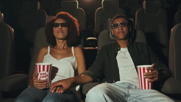 Young People Glasses Popcorn Came Cinema — стоковое видео