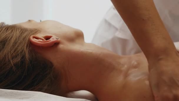 Womens Healing Massage High Quality Footage — Stock Video