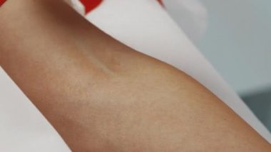 Kan testi yaptırıyorum. Yüksek kalite 4k görüntü