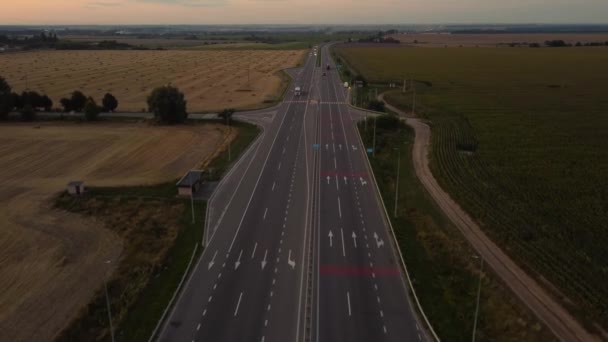 Autobahn Aus Der Vogelperspektive Hochwertiges Filmmaterial — Stockvideo