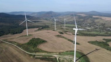 Rüzgar güç türbininin hava görüntüsü