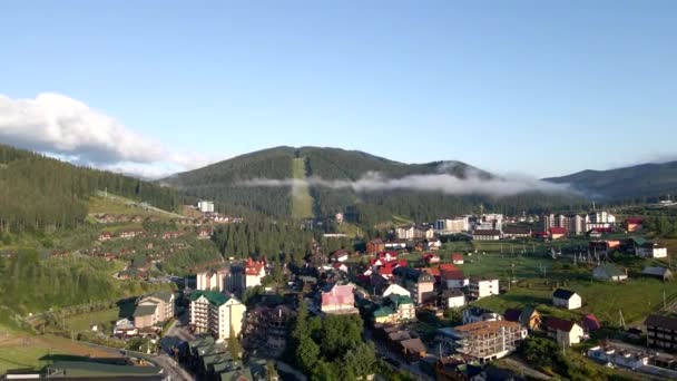 카르 파시아 산맥에 있는 부코 벨의 공중 사진 — 비디오