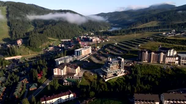 Vue aérienne du village d'été des Carpates — Video