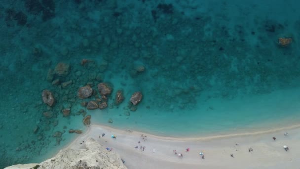 Vista aérea da praia de Porto Katsiki — Vídeo de Stock