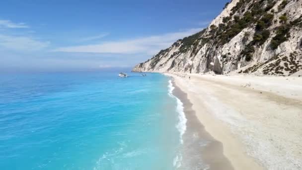 Vista aérea de egremni praia lefkada ilha grécia — Vídeo de Stock