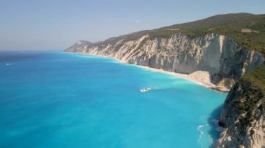 Porto Katsiki sahil manzaralı Yunan tatili