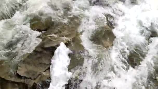 Vista de la cascada de invierno — Vídeos de Stock