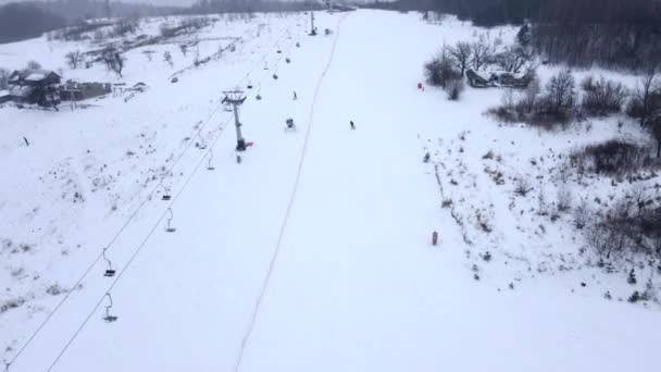 Vista aérea da estância de esqui — Vídeo de Stock