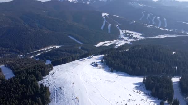 Flygfoto över ukrainska skidorten — Stockvideo