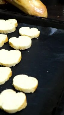 fırında ekmek. Mutfağı kapat.