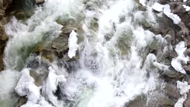 Vista della cascata invernale — Video Stock