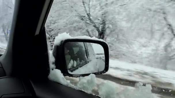Winter rijden op een auto seizoen magie — Stockvideo