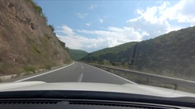 Yarış pistinin araba yolculuğu konsepti görünümü