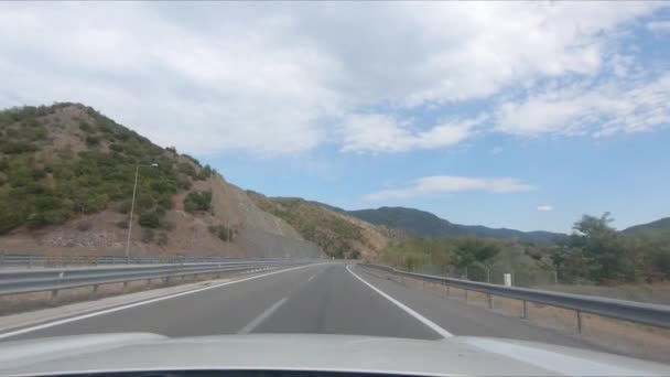 Widok koncepcji podróży samochodem z autostrady — Wideo stockowe