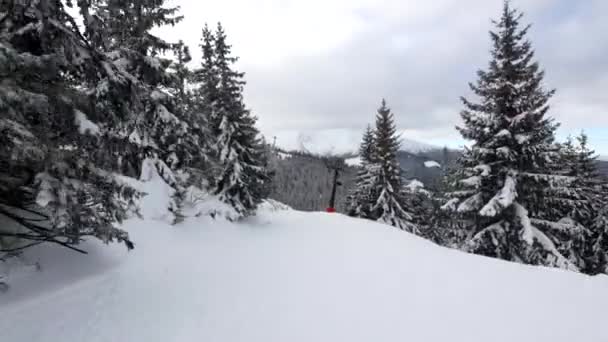Kamera poruszająca się przed stokiem narciarskim — Wideo stockowe