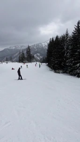 Blick Auf Den Skihang Slowakischen Gebirgsort Copy Space — Stockvideo