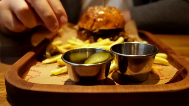 Manger Des Frites Restaurant Burger — Video