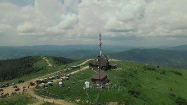 Karpat Dağları 'nın hava panoramik manzarası Ukrayna