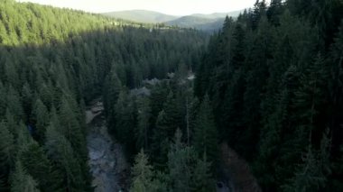 Hava manzarası üzerinde ATV binicilik cazibesi