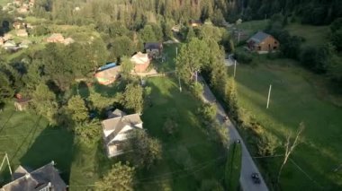 Hava manzarası üzerinde ATV binicilik cazibesi