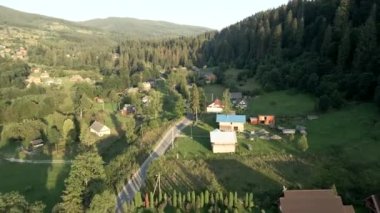 Hava manzarası üzerinde ATV binicilik cazibesi