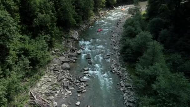 공중에서 본 산의 강. 극단적 인 운동 — 비디오
