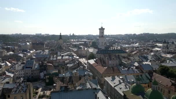 Drone shots van lviv stad in de zomer — Stockvideo