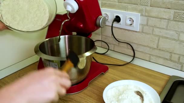 Making dough in home food processor — Wideo stockowe