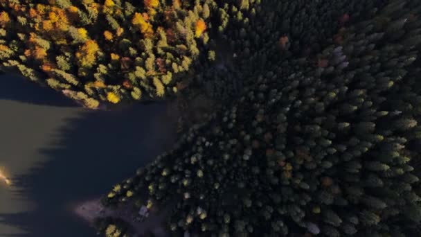 喀尔巴阡山脉切耶湖鸟瞰 — 图库视频影像