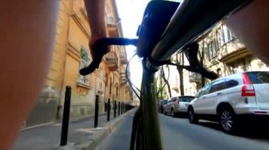 Şehrin geniş açılı bisiklet tekerleği manzarası