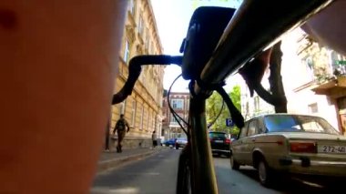 Şehrin geniş açılı bisiklet tekerleği manzarası