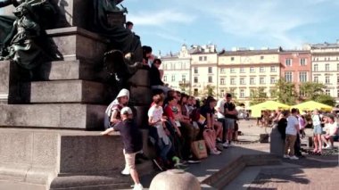 Krakow, Polonya - 19 Mayıs 2022 Krakow 'da serbest stil dansçıları