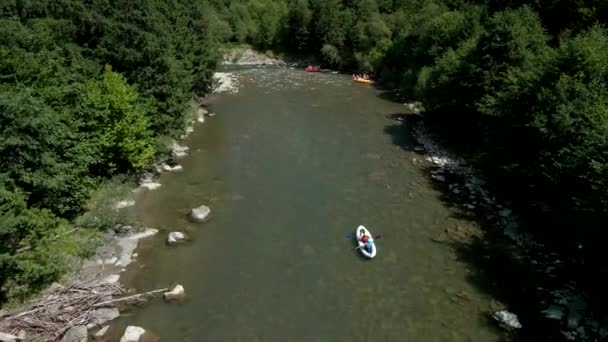 Vue Aérienne Rivière Montagne Rafting Sport Extrême Bateau Aubes Dans — Video