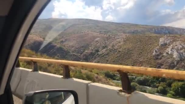 Concepto Viaje Coche Vista Las Montañas Del Norte Macedonia Ventana — Vídeos de Stock