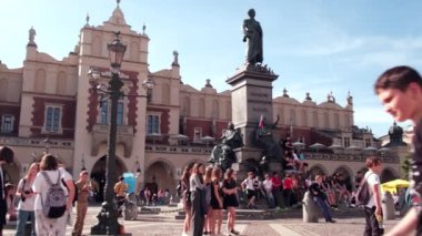 Krakow, Polonya - 19 Mayıs 2022 Krakow 'da serbest stil dansçıları