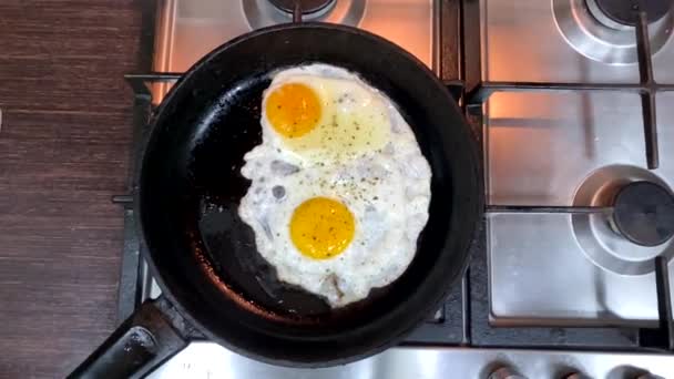 Frying Eggs Pan Overhead View Pouring Coffee Mug Home Kitchen — Stock video