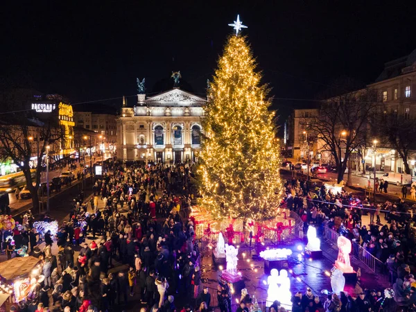 Lviv Ucrania Enero 2021 Vista Aérea Personas Caminando Por Espacio —  Fotos de Stock