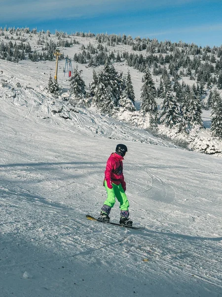 Snowboarder Homem Pista Esqui Atividades Inverno — Fotografia de Stock
