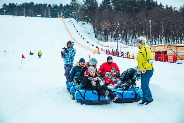 Lviv Ukraine Januar 2019 Aktivitäten Mit Winterspaß Hügelabwärts Auf Snow — Stockfoto